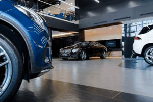 Auto's in een gebouw